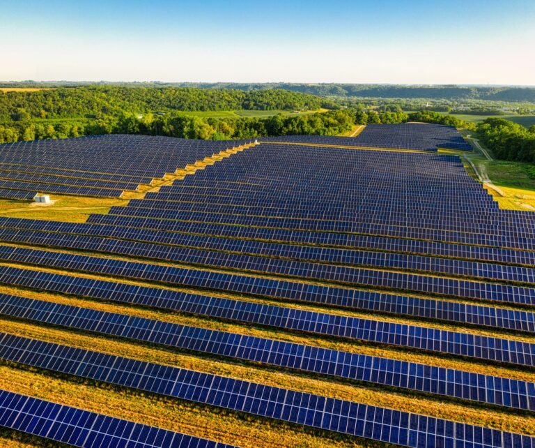 Brasil lidera na redução de gastos com energia fóssil, impulsionando o agro